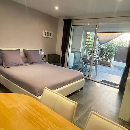 Plage A 400 M Studio Tout Confort Terrasse Clim Parking Hyères Zewnętrze zdjęcie