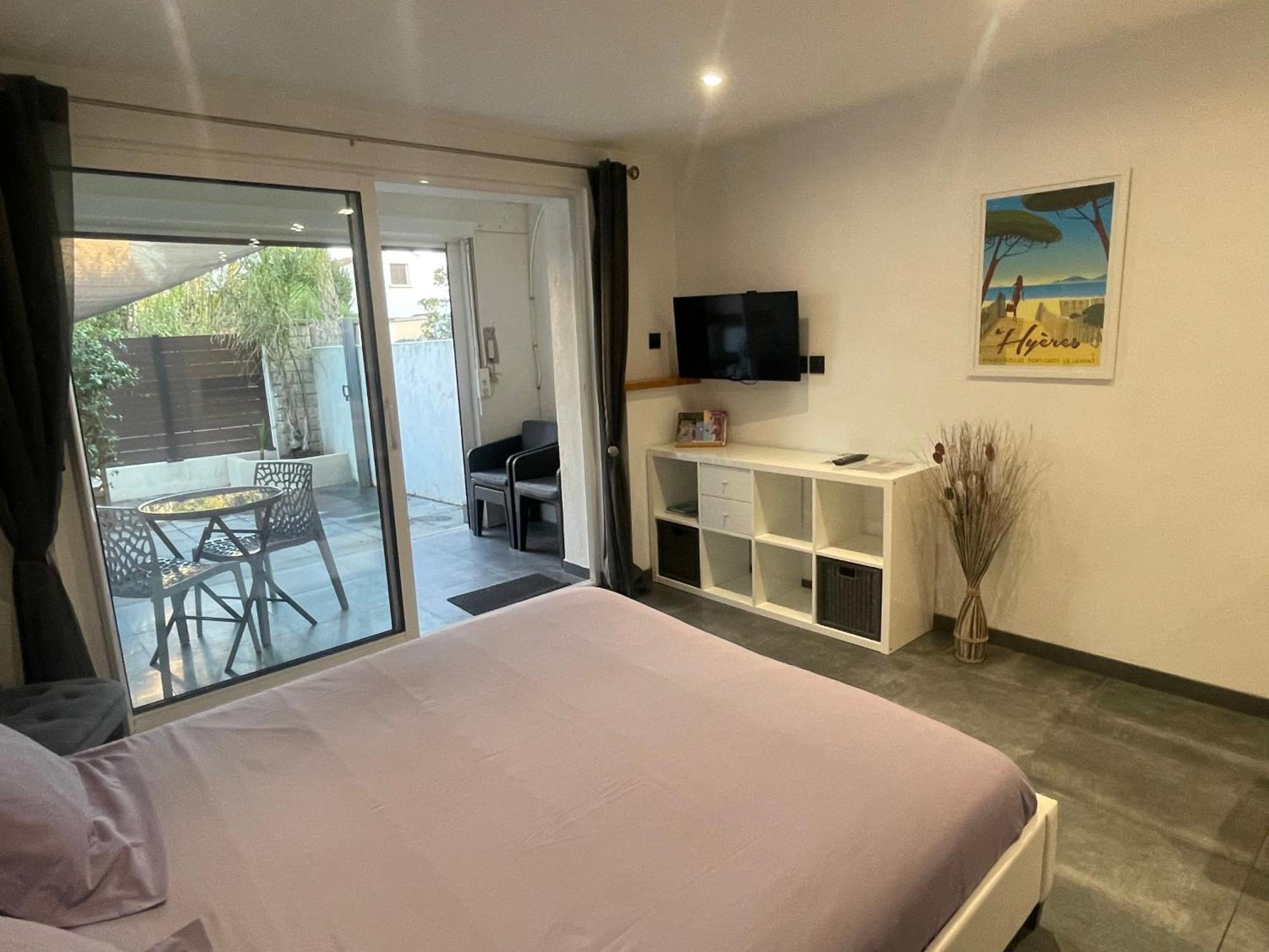 Plage A 400 M Studio Tout Confort Terrasse Clim Parking Hyères Zewnętrze zdjęcie