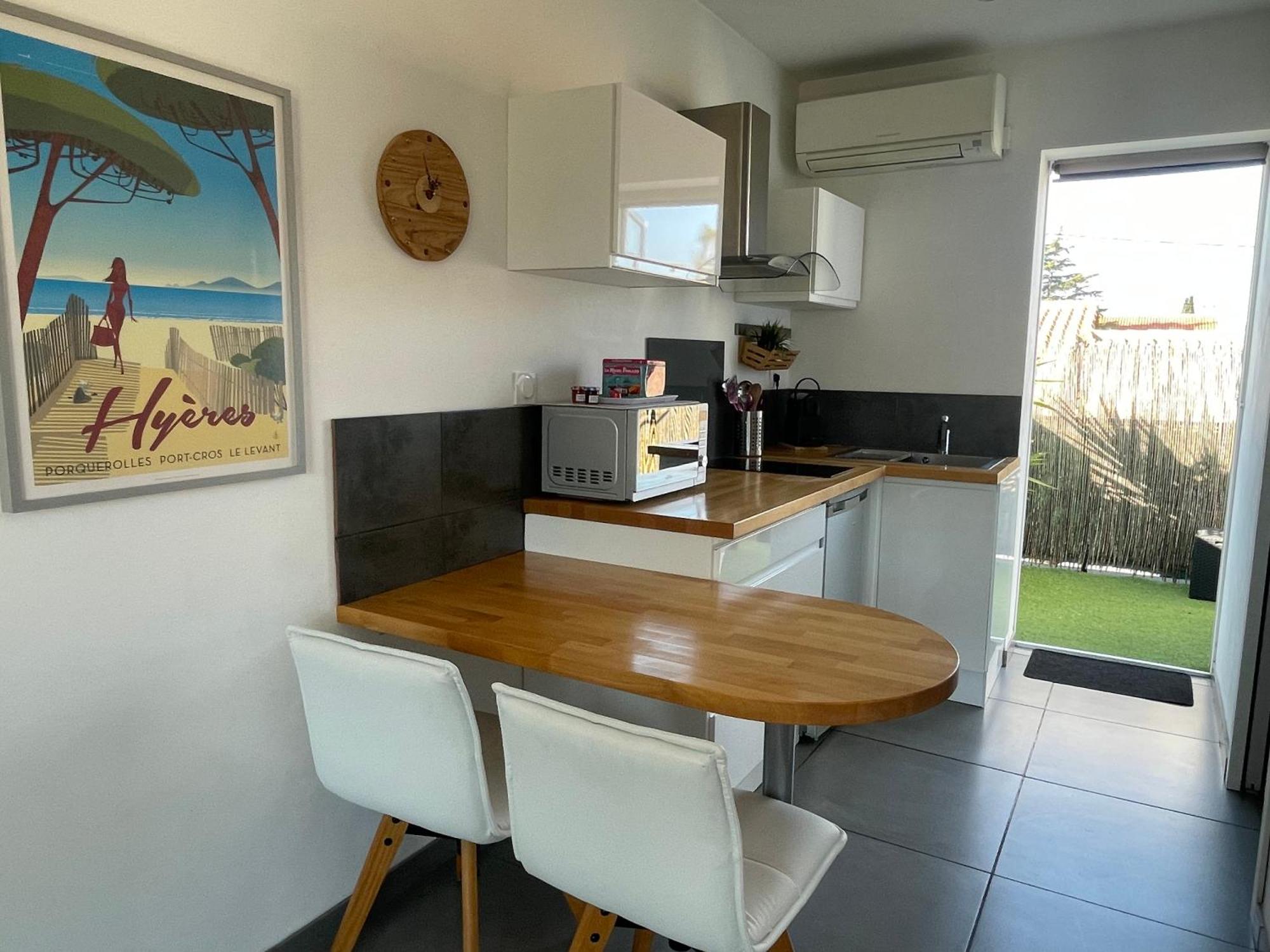 Plage A 400 M Studio Tout Confort Terrasse Clim Parking Hyères Zewnętrze zdjęcie